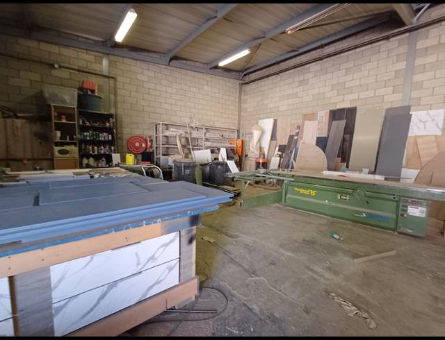166M² MINI FACTORY TO LET IN KYA SANDS